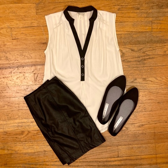 Converse One Star White and Black Blouse - Picture 2 of 7
